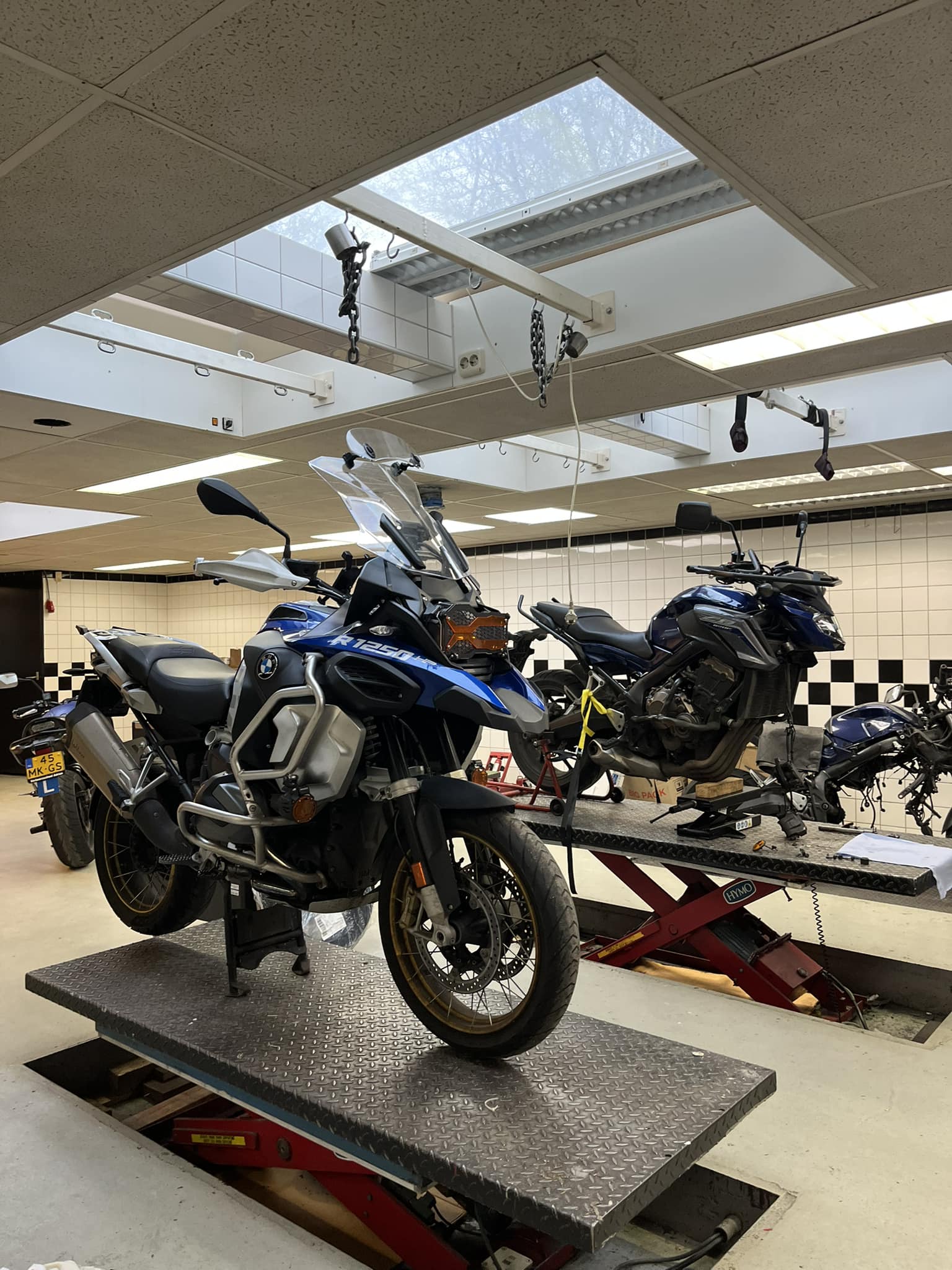 BlueBikes Delft Motor werkplaats