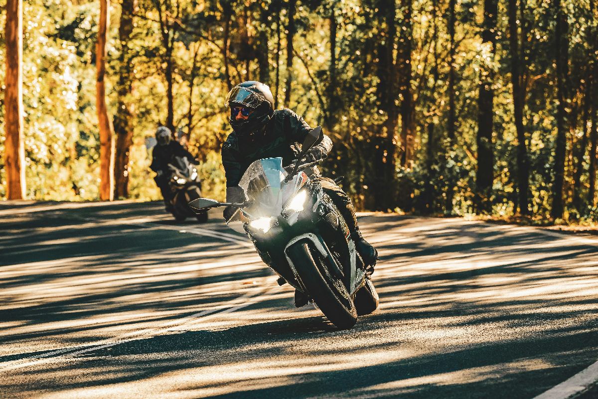 12 Tips voor motorrijden in de herfst: zo blijf je veilig én houd je motor in topconditie